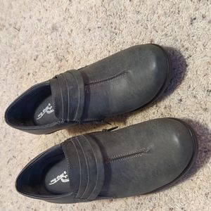 Women's Easy Street bootie. New. Size 10